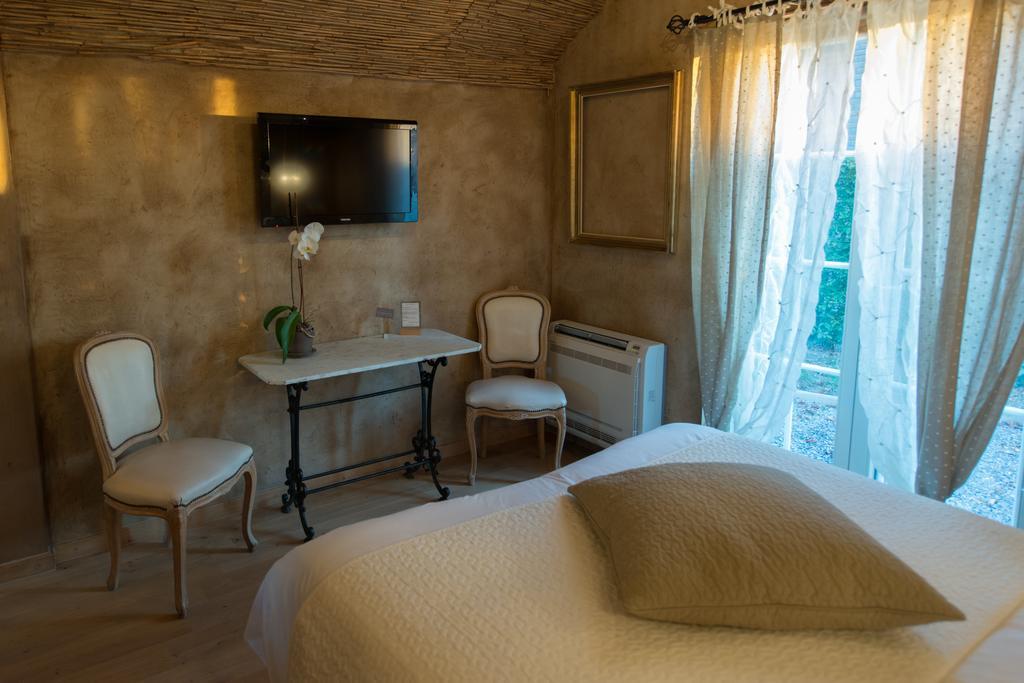 Les Chambres Du Vivier, Chambres D'Hotes Et Gite - A 100M - Durbuy Room photo